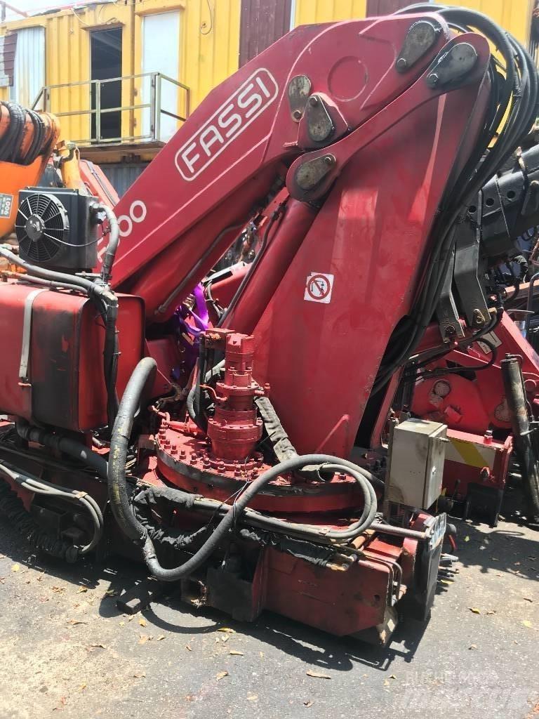 Fassi F600.27 Товарещи кранове