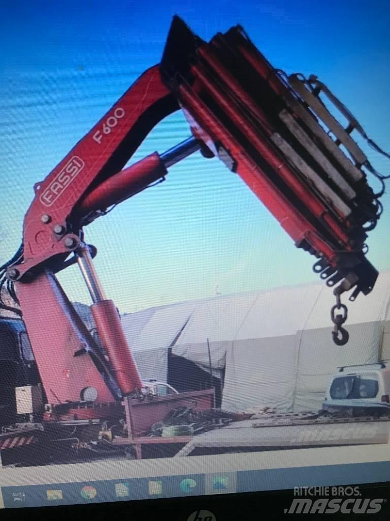 Fassi F600.27 Товарещи кранове