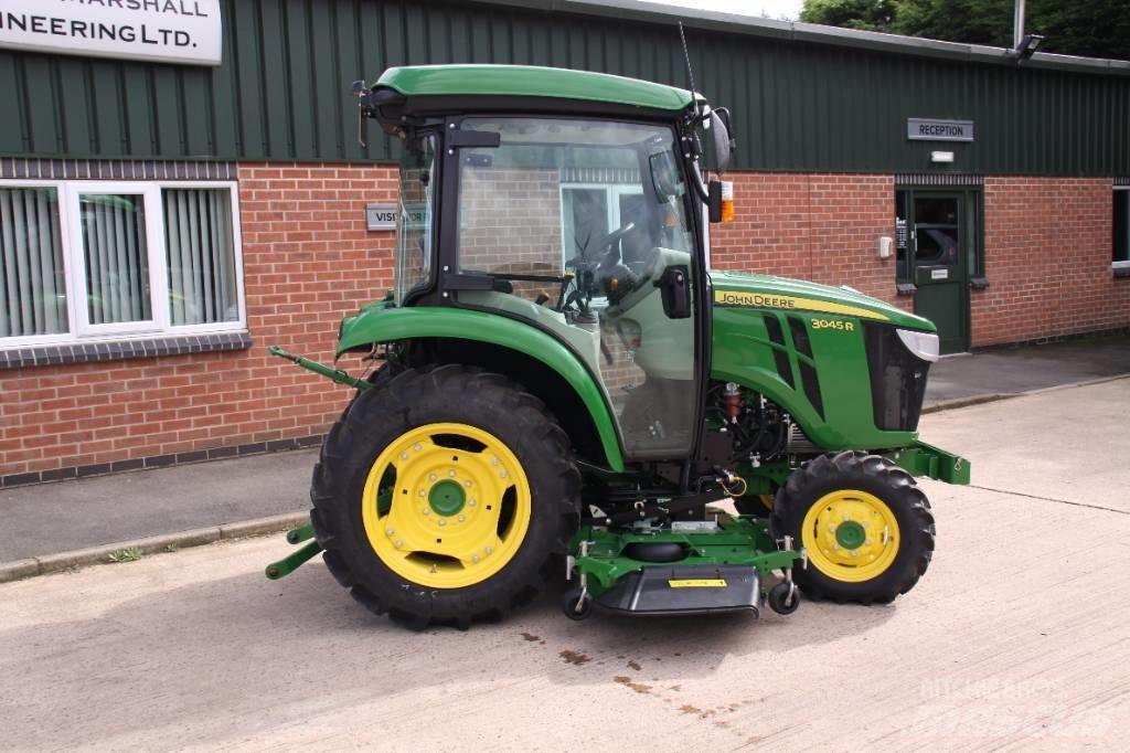 John Deere 3045 R Трактори