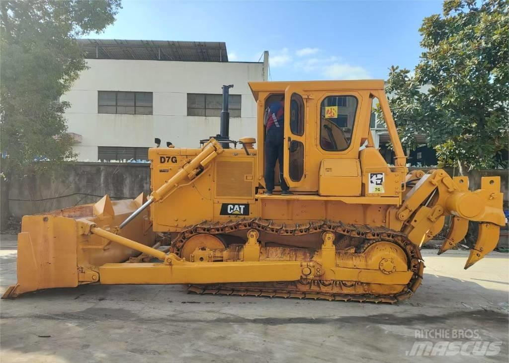 CAT D7G Верижни булдозери
