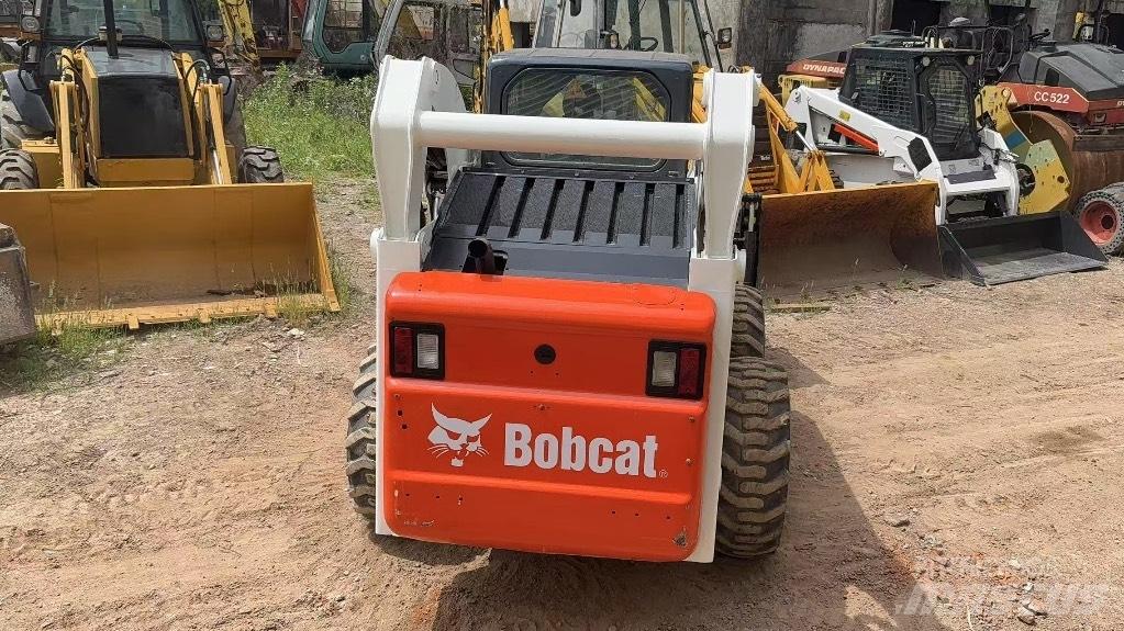 Bobcat S 300 Мини товарачи
