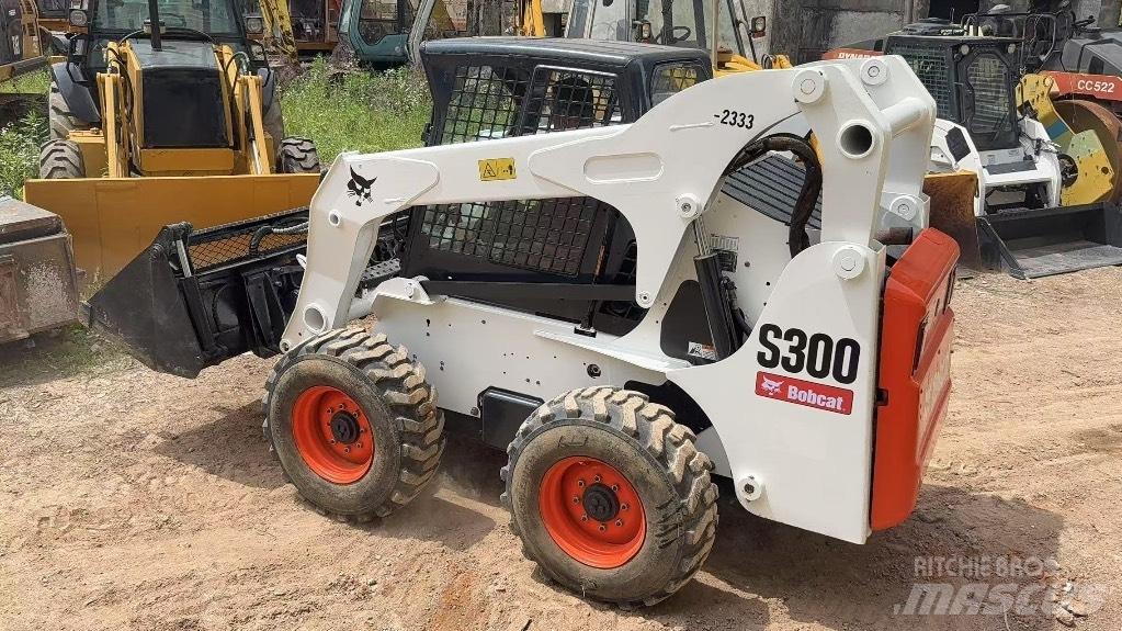 Bobcat S 300 Мини товарачи
