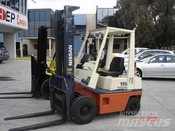 Nissan H01A18U Вилични кари-повдигачи - други