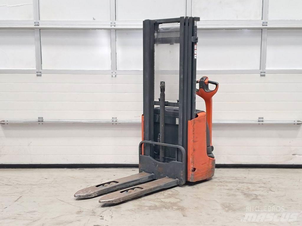 Linde L12 Колички високоповдигачи с теглич