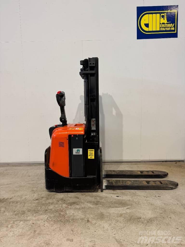 BT truck SPE 125 Колички високоповдигачи с теглич