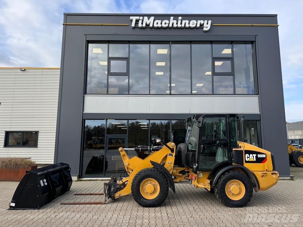 CAT 906M Колесни товарачи