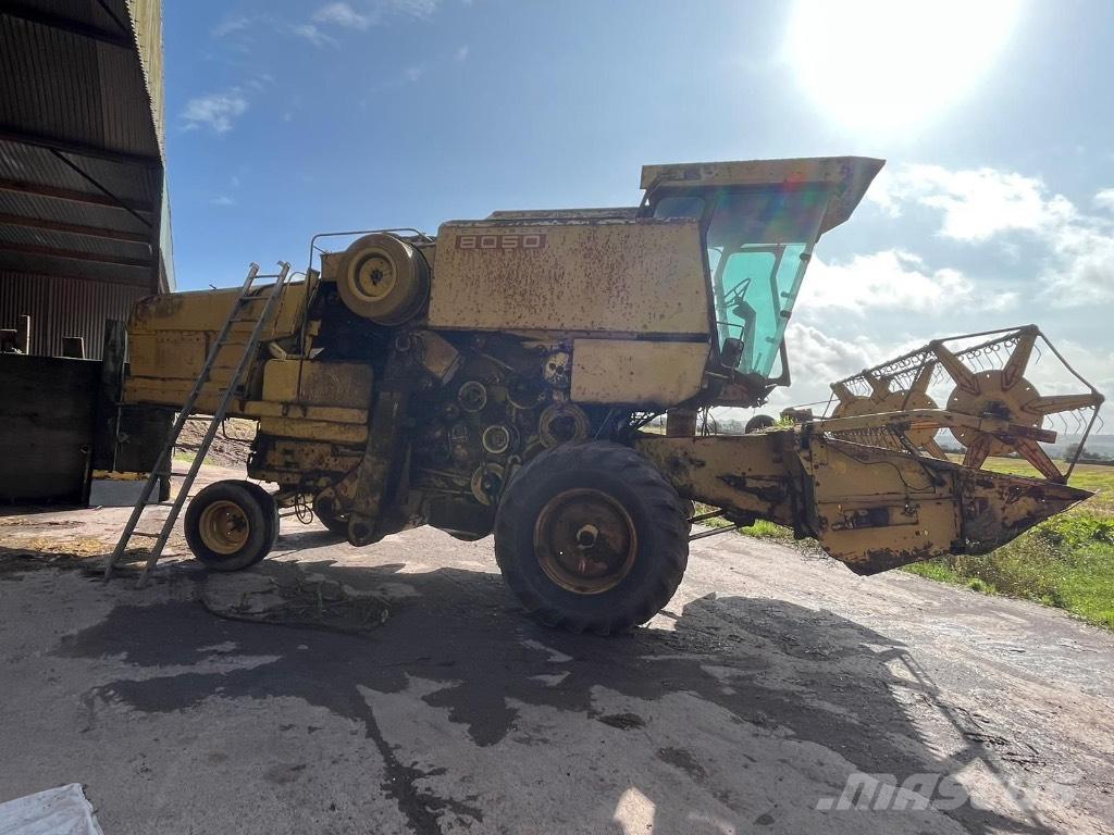 New Holland 8050 Комбайни