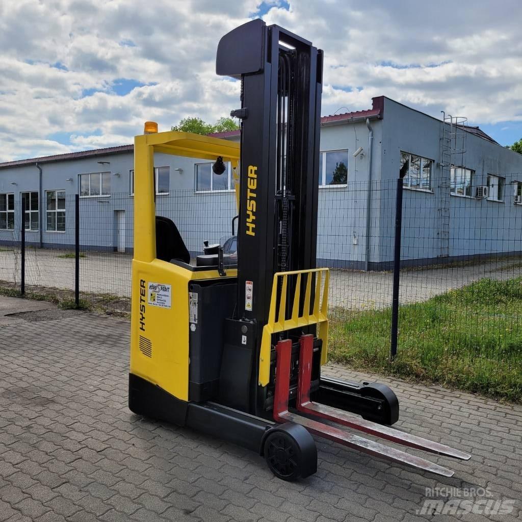 Hyster R 1.4 Ретрак/ Високоповдигач с изместване на вилката напред
