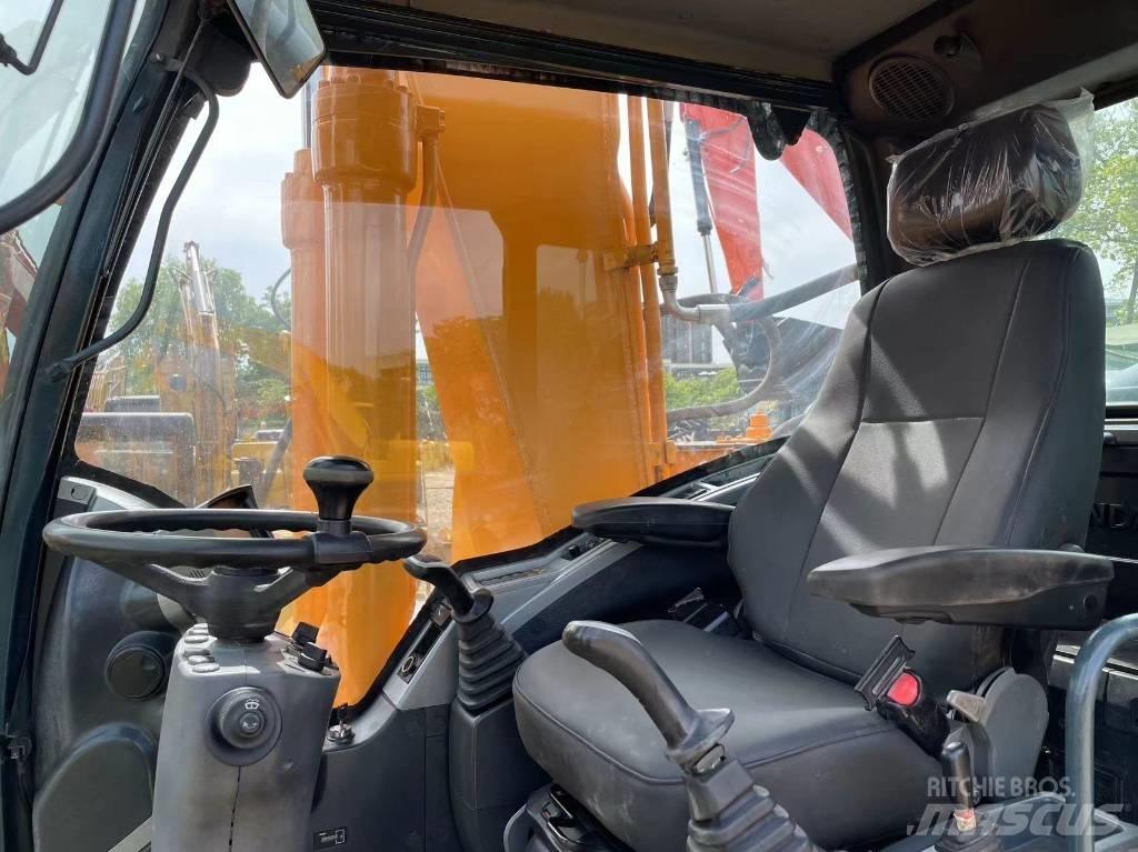 Hyundai R210W-9 Колесни екскаватори
