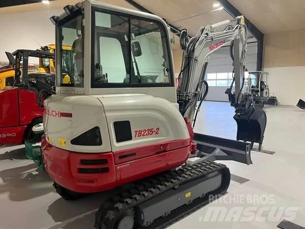 Takeuchi TB 235 Мини екскаватори < 7 т