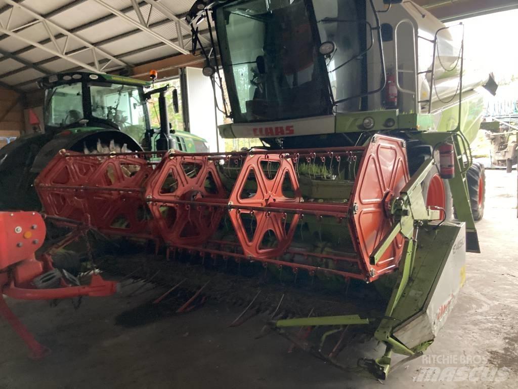 CLAAS Tucano 320 Комбайни