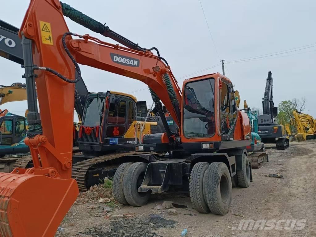 Doosan 150 W-7 Колесни екскаватори