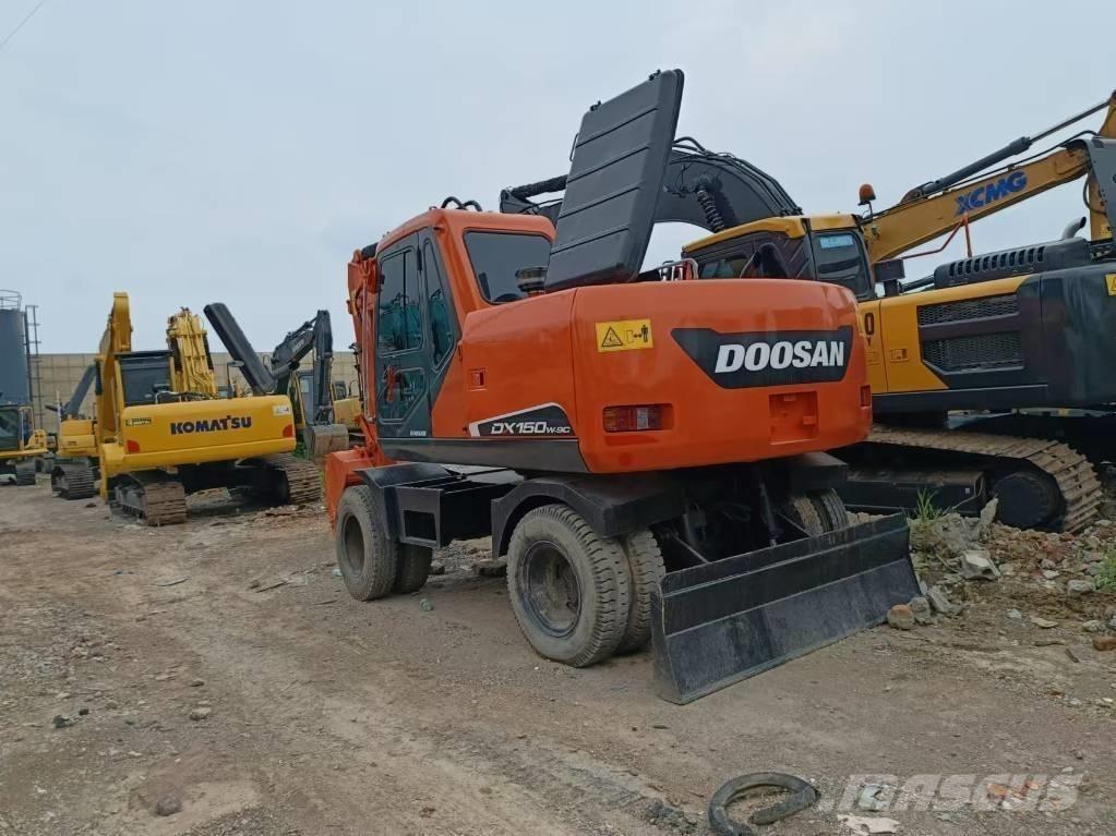 Doosan 150 W-7 Колесни екскаватори