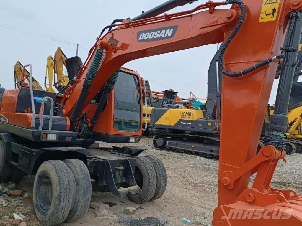 Doosan 150 W-7 Колесни екскаватори
