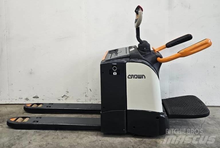 Crown WT 3040 E Транспалетни колички с платформи