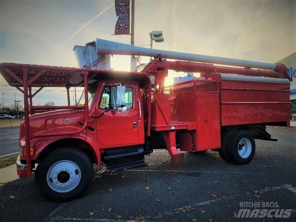 International 4700 Моторизирани платформи с талига