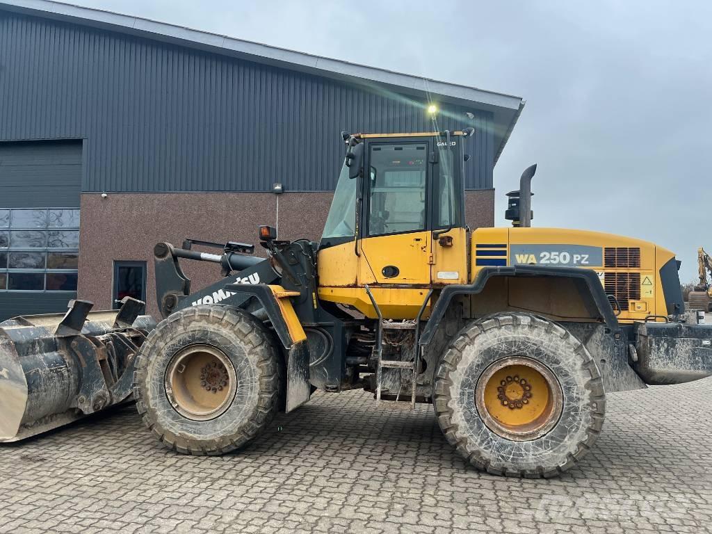 Komatsu WA 250 PZ-5 Колесни товарачи