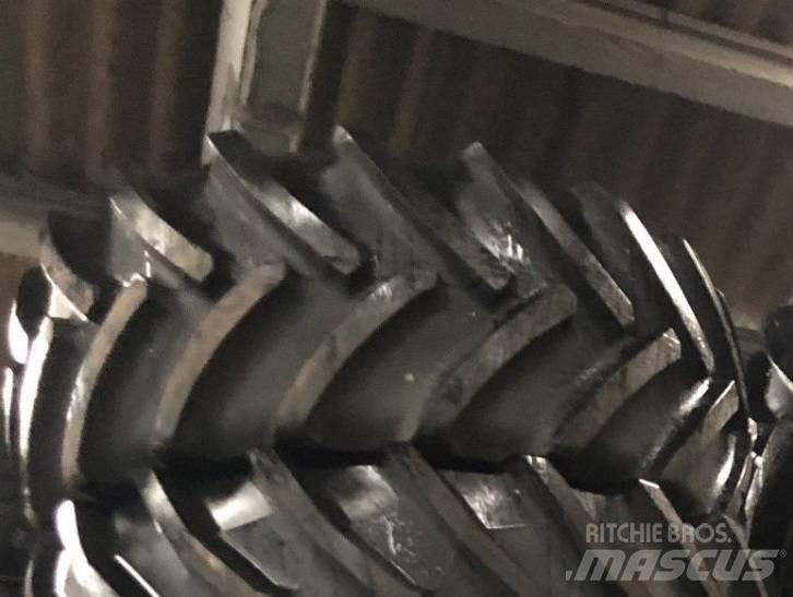 Trelleborg 900/60R32 Гуми