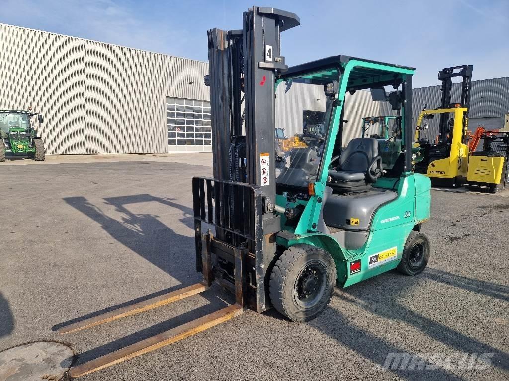 Mitsubishi FD30N Ретрак/ Високоповдигач с изместване на вилката напред
