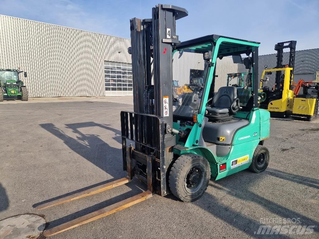 Mitsubishi FD30N Ретрак/ Високоповдигач с изместване на вилката напред
