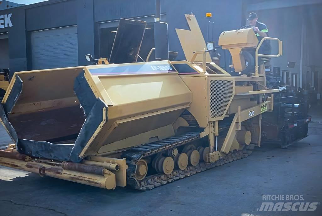 CAT AP 1050 B Машини за асфалт