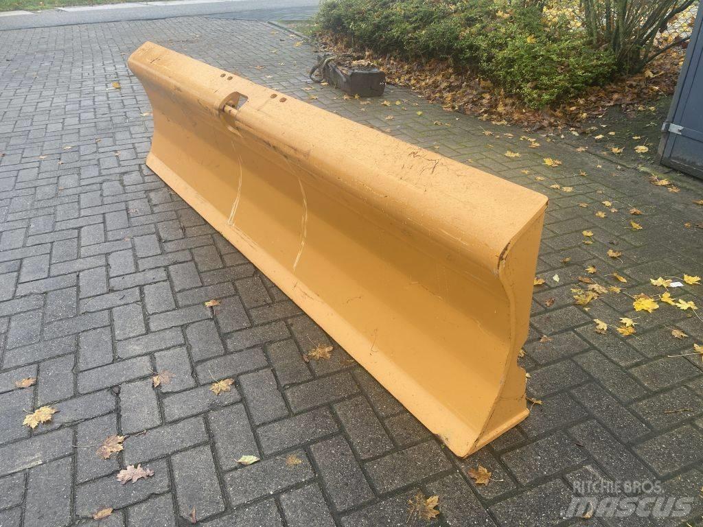 CASE DOZER BLADE Остриета