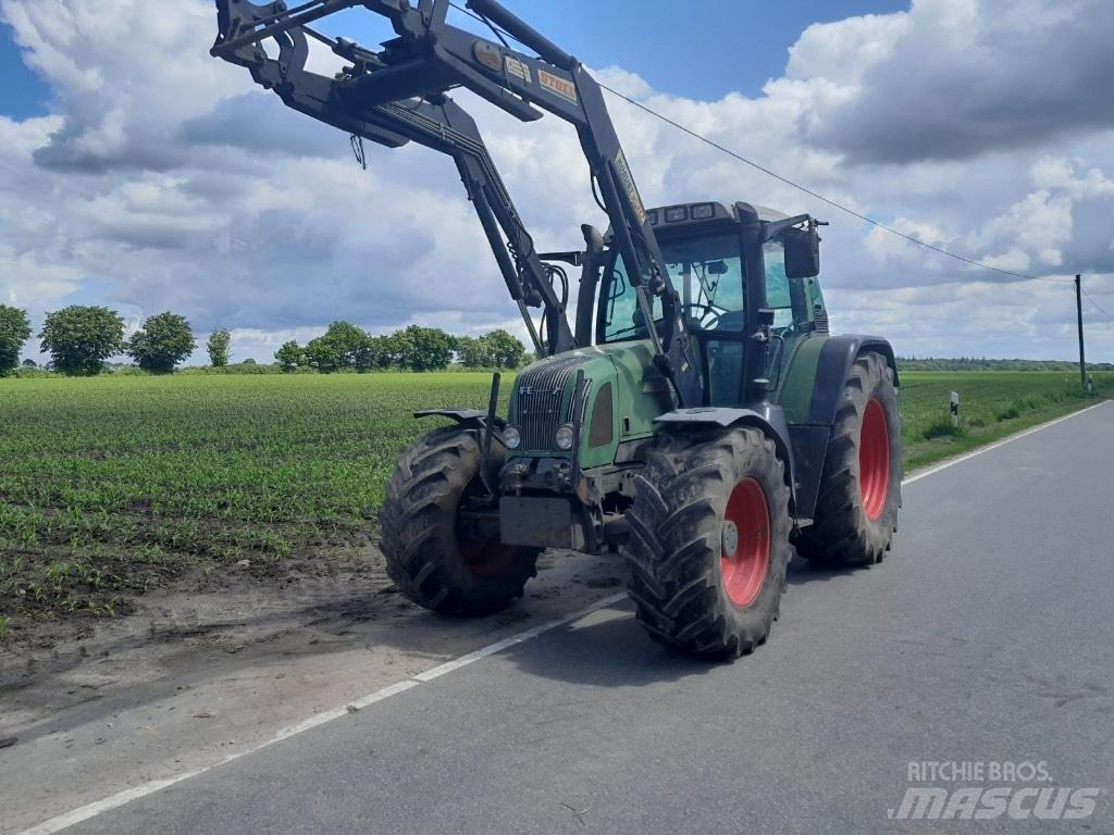 Fendt 712 Vario Трактори