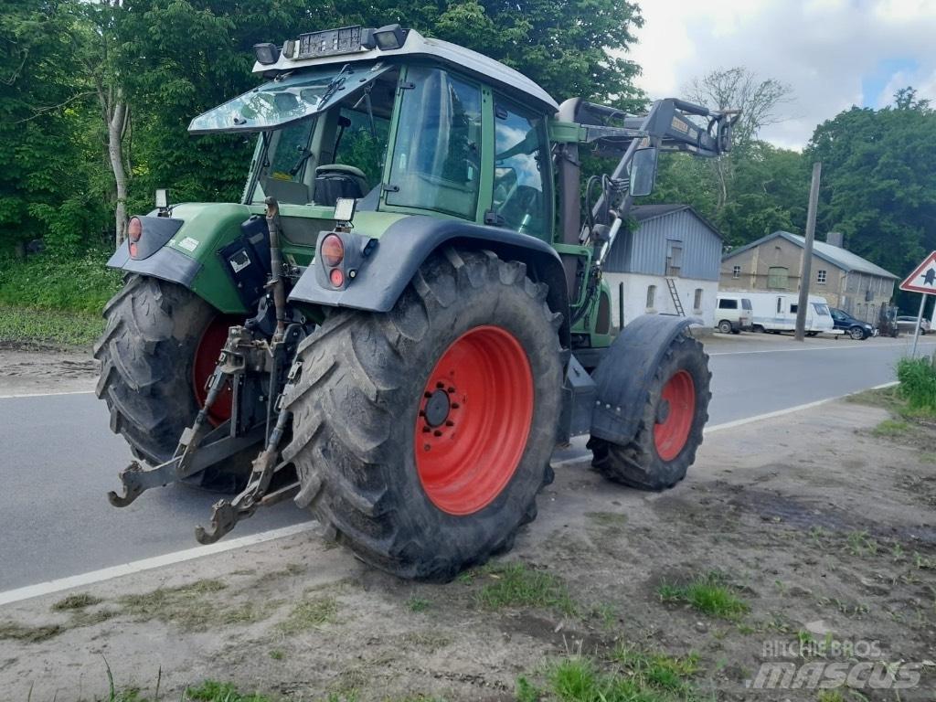 Fendt 712 Vario Трактори