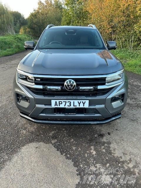 Volkswagen Amarok Пикапи