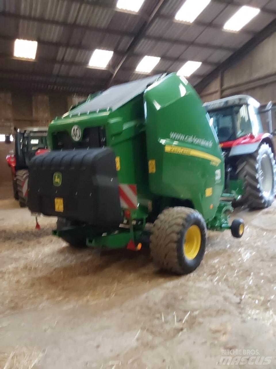 John Deere V 451 M Сламопреси за кръгли бали
