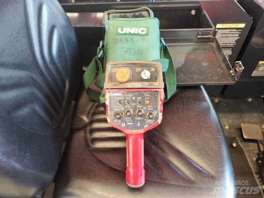 Unic URW 706 CDE Верижни кранове
