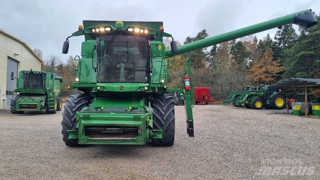 John Deere T670i Комбайни