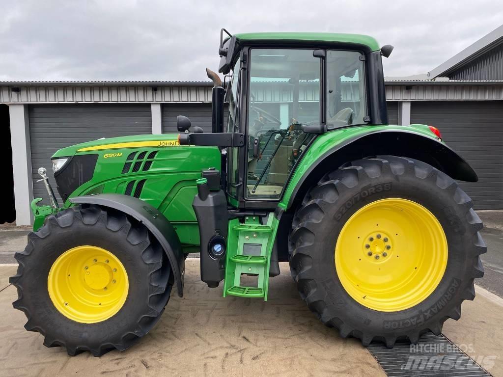 John Deere 6120 M Трактори