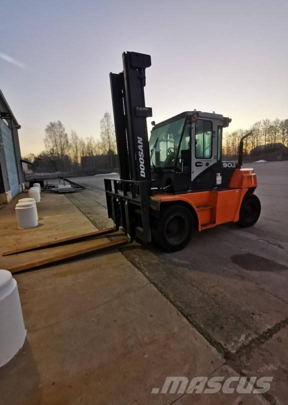 Doosan D90S-7 Дизелови камиони