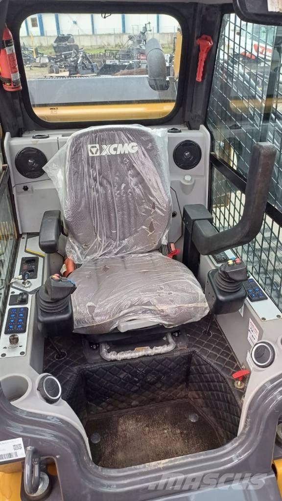 XCMG XC7-TV12 Верижен товарач