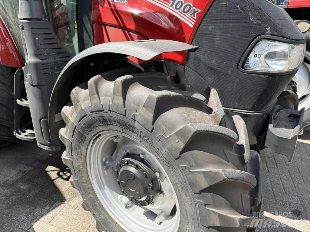 CASE Farmall 100X Трактори
