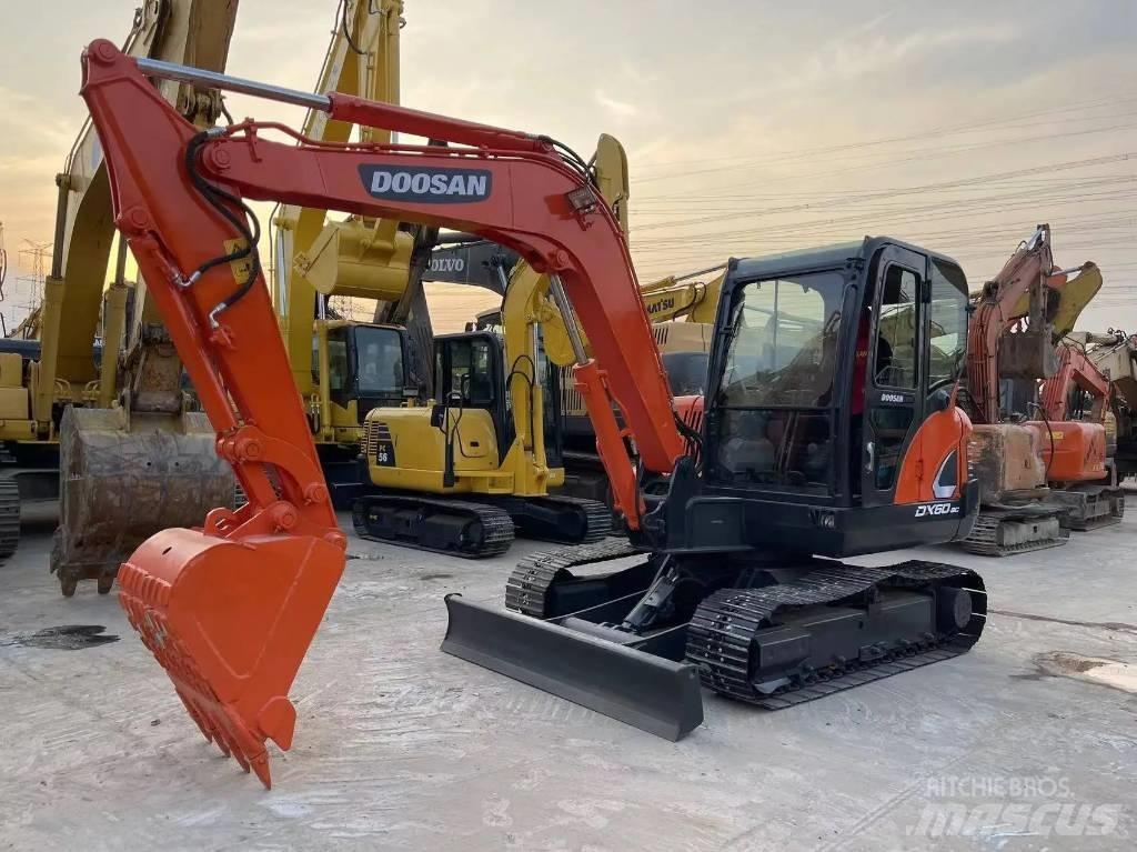 Doosan DX60 Верижен екскаватор