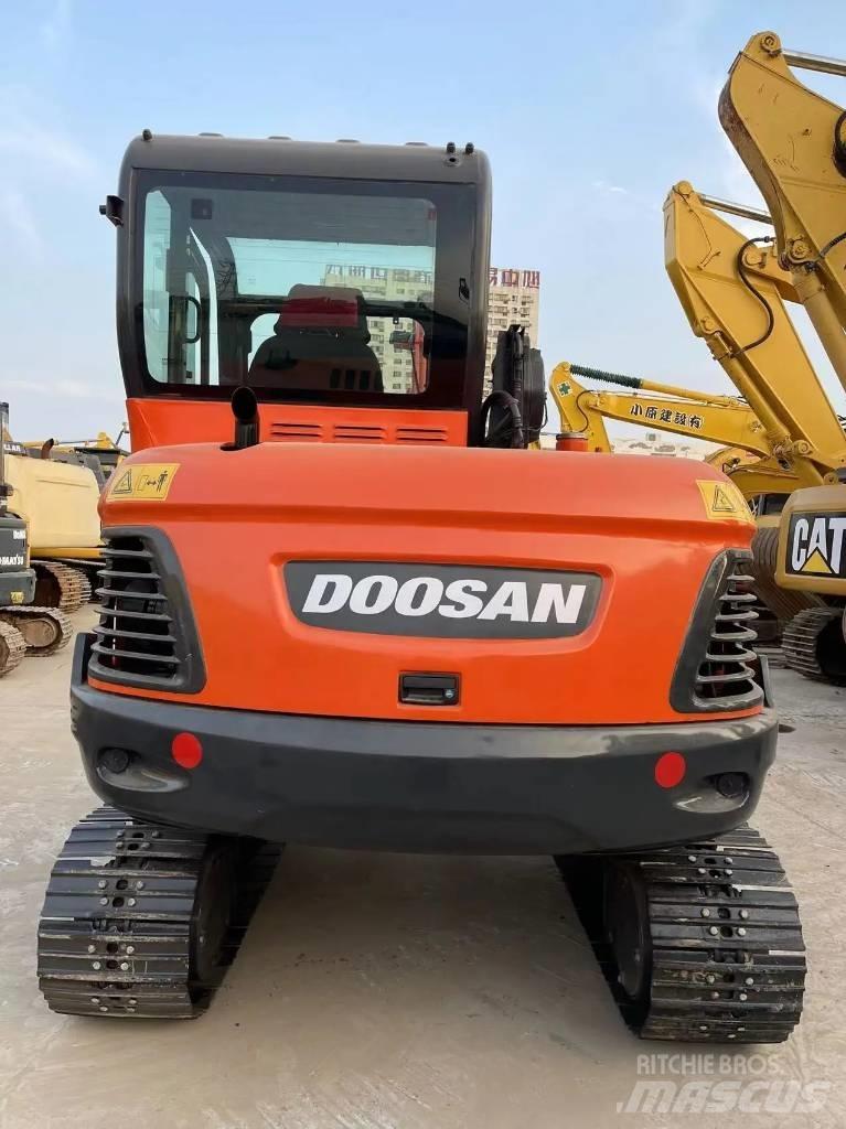 Doosan DX60 Верижен екскаватор