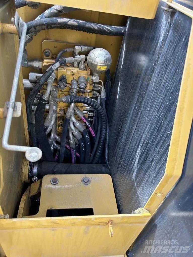 CAT 305.5E Верижен екскаватор
