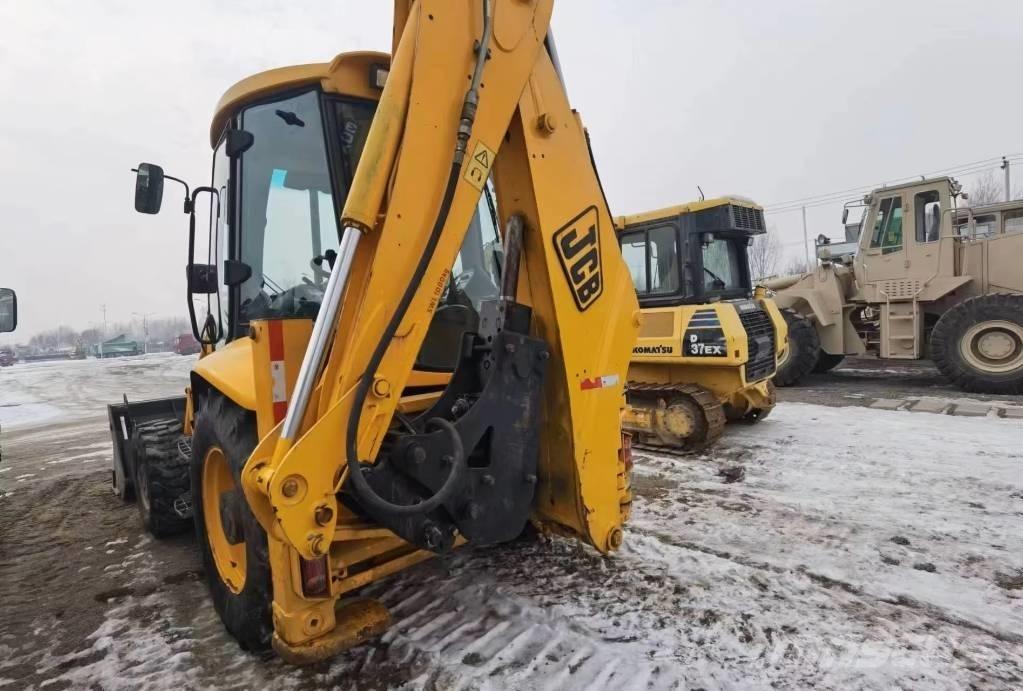 JCB 3CX Товарач със заден ексватор