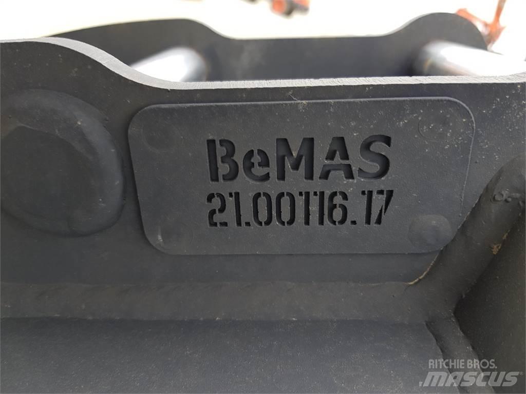 TL 700mm SW 020 Товарачи със заден ескаватор
