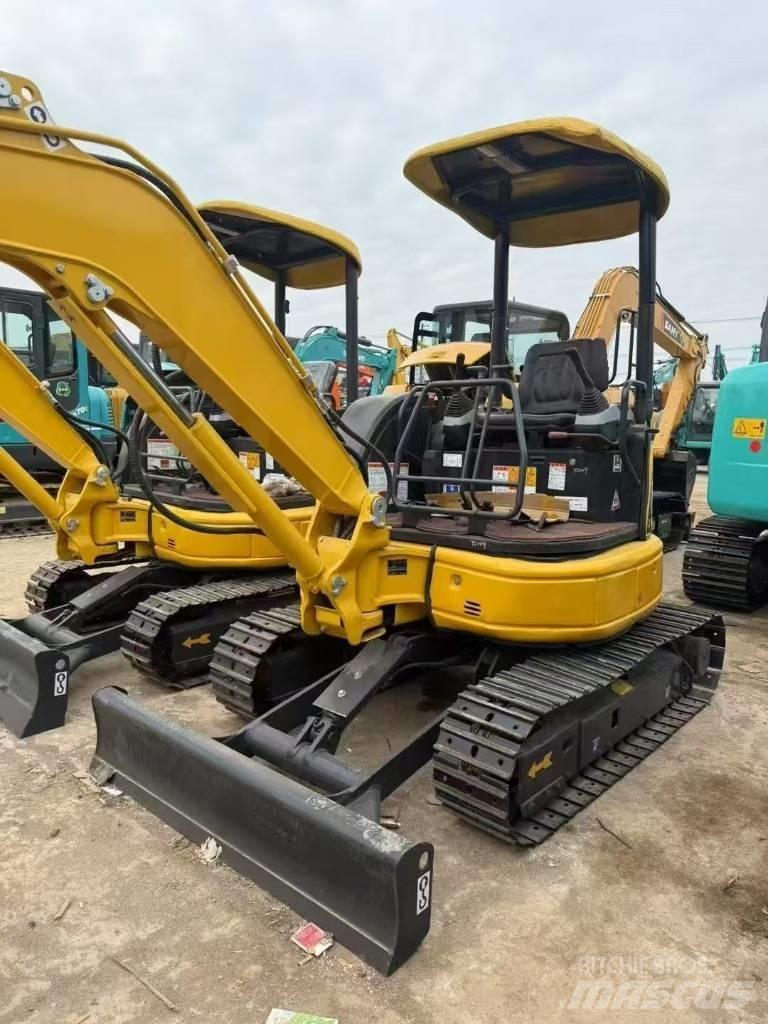 Komatsu 30 Верижен екскаватор