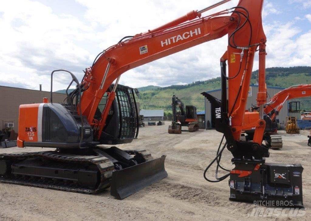 Hitachi ZX 135 US-3 Верижен екскаватор
