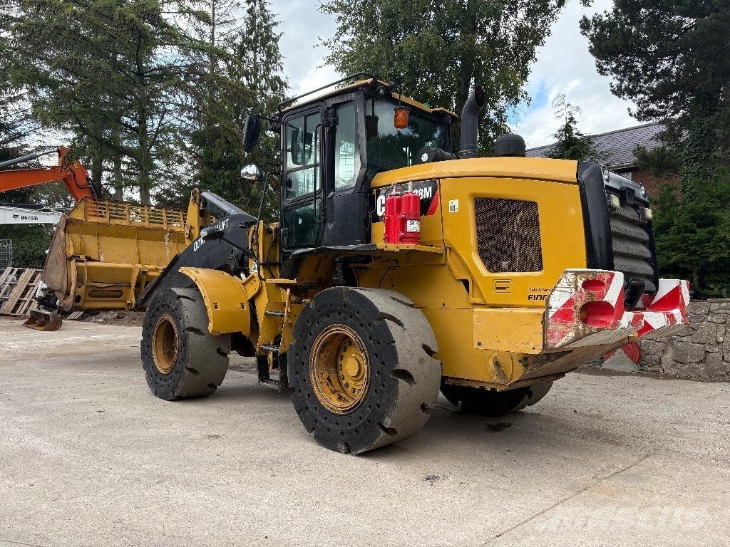 CAT 938 M Колесни товарачи