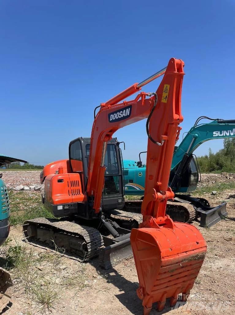 Doosan DX60 Верижен екскаватор