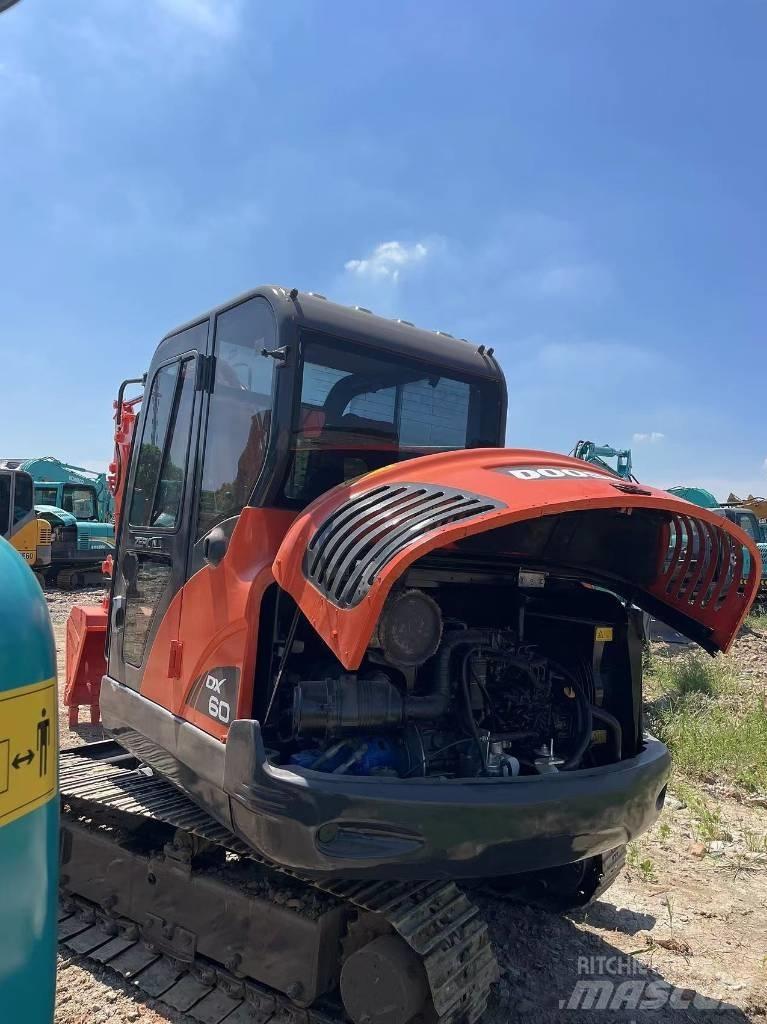 Doosan DX60 Верижен екскаватор