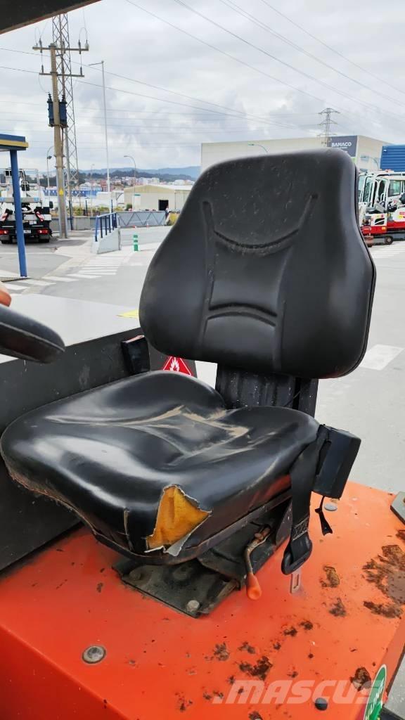 Ausa D 250 RHGS Странични самосвали