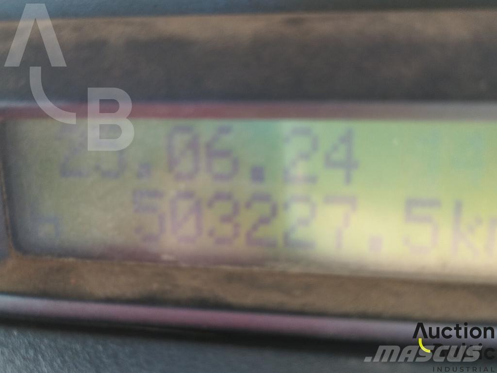 Iveco 260 E44 Самосвал