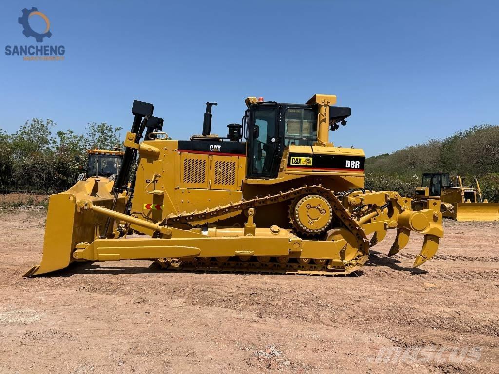 CAT D8R Верижни булдозери
