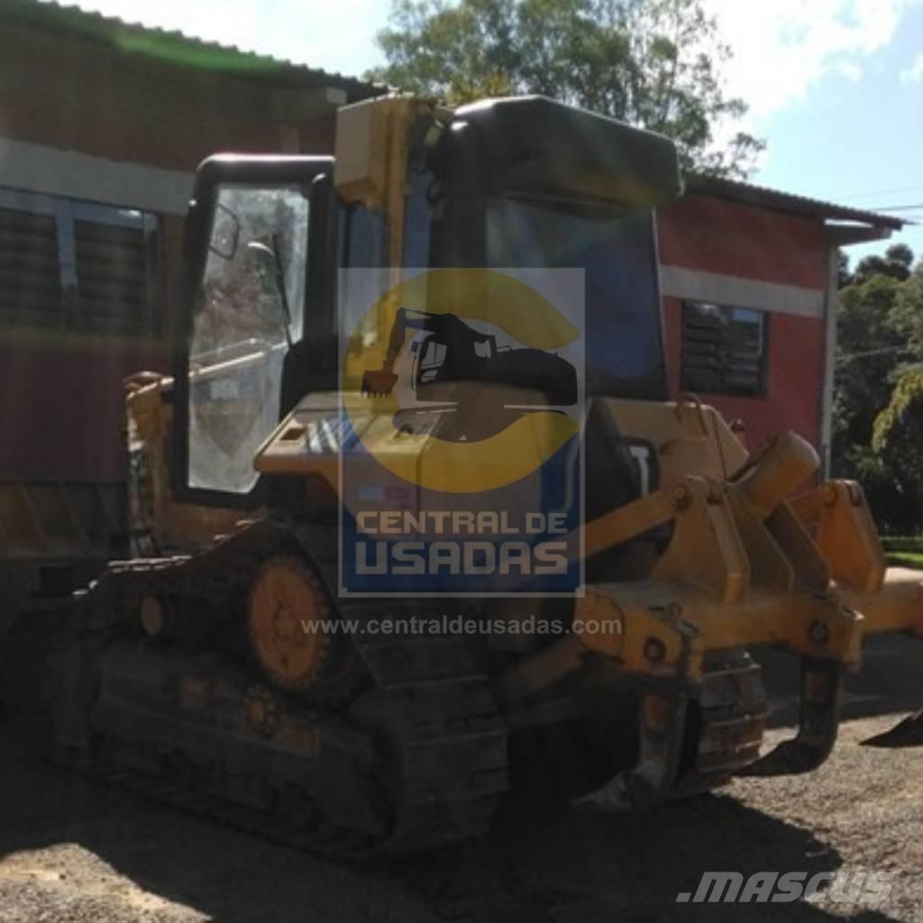 CAT D 6 N XL Верижни булдозери
